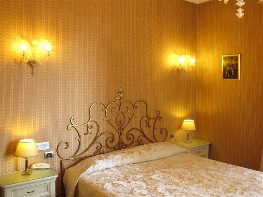 C-Hotels De Rose Palace Florencja Zewnętrze zdjęcie